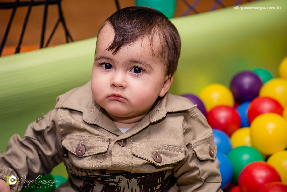 aniversário, bruno, espuleto, festa, decoração, caçador, selva, animais, floresta, brincadeira, bolo, docinhos, salgadinhos, 