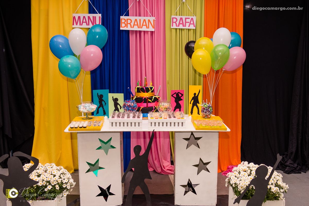 aniversário, festa, decoração, caçador, brincadeira, bolo, docinhos, salgadinhos, Balada, baladinha, mundo magico, amigos, juce souza