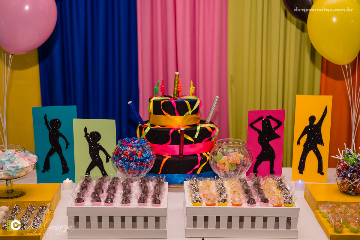 aniversário, festa, decoração, caçador, brincadeira, bolo, docinhos, salgadinhos, Balada, baladinha, mundo magico, amigos, juce souza