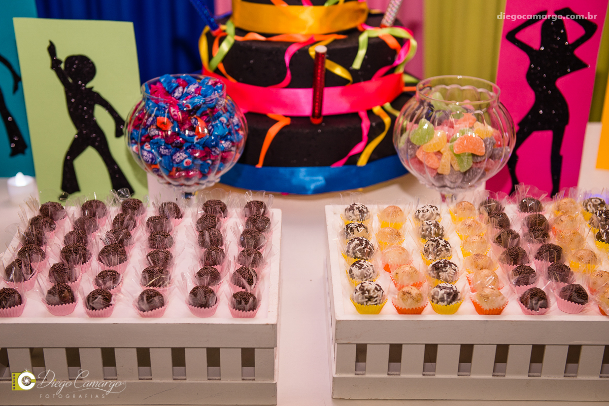 aniversário, festa, decoração, caçador, brincadeira, bolo, docinhos, salgadinhos, Balada, baladinha, mundo magico, amigos, juce souza