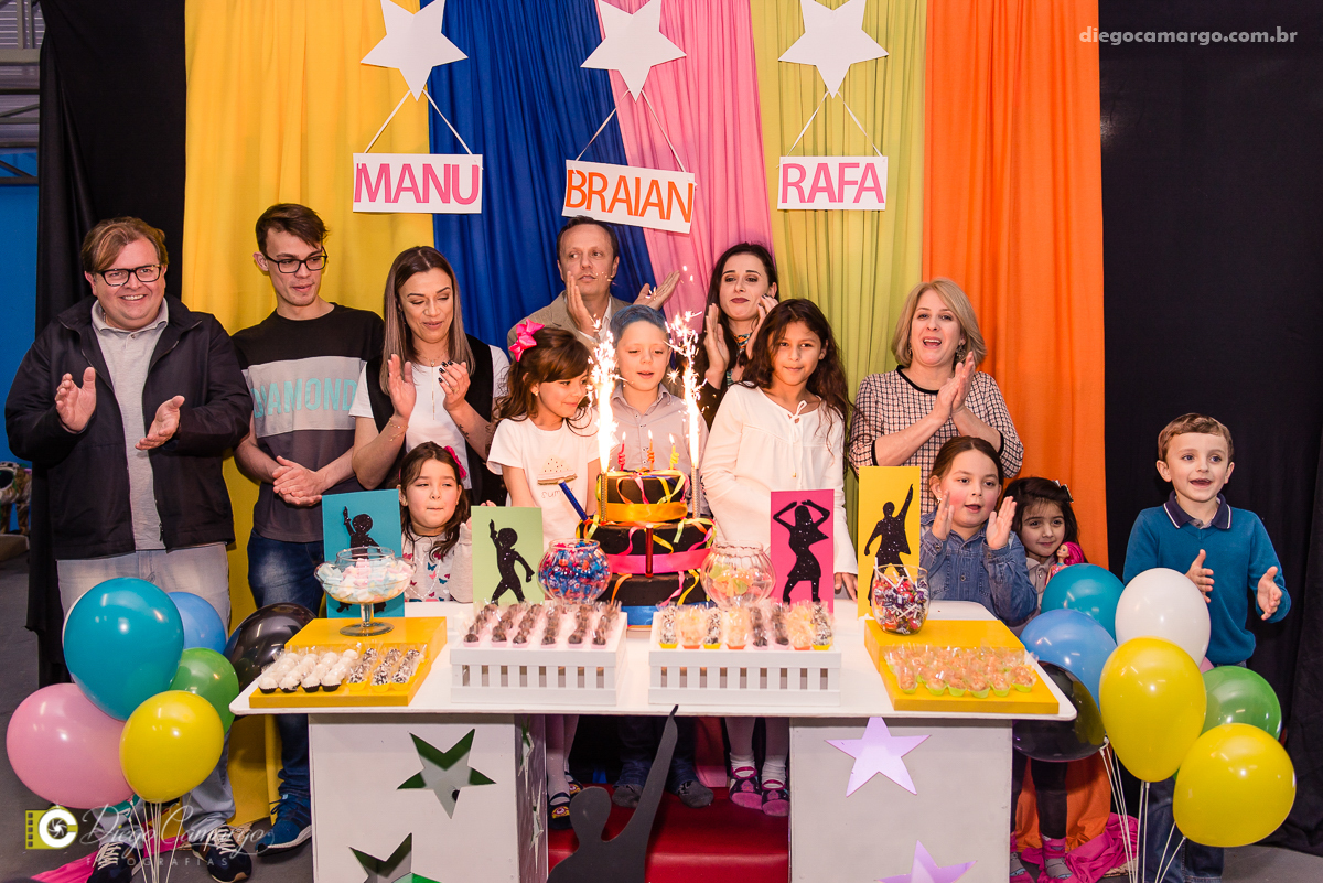 aniversário, festa, decoração, caçador, brincadeira, bolo, docinhos, salgadinhos, Balada, baladinha, mundo magico, amigos, juce souza