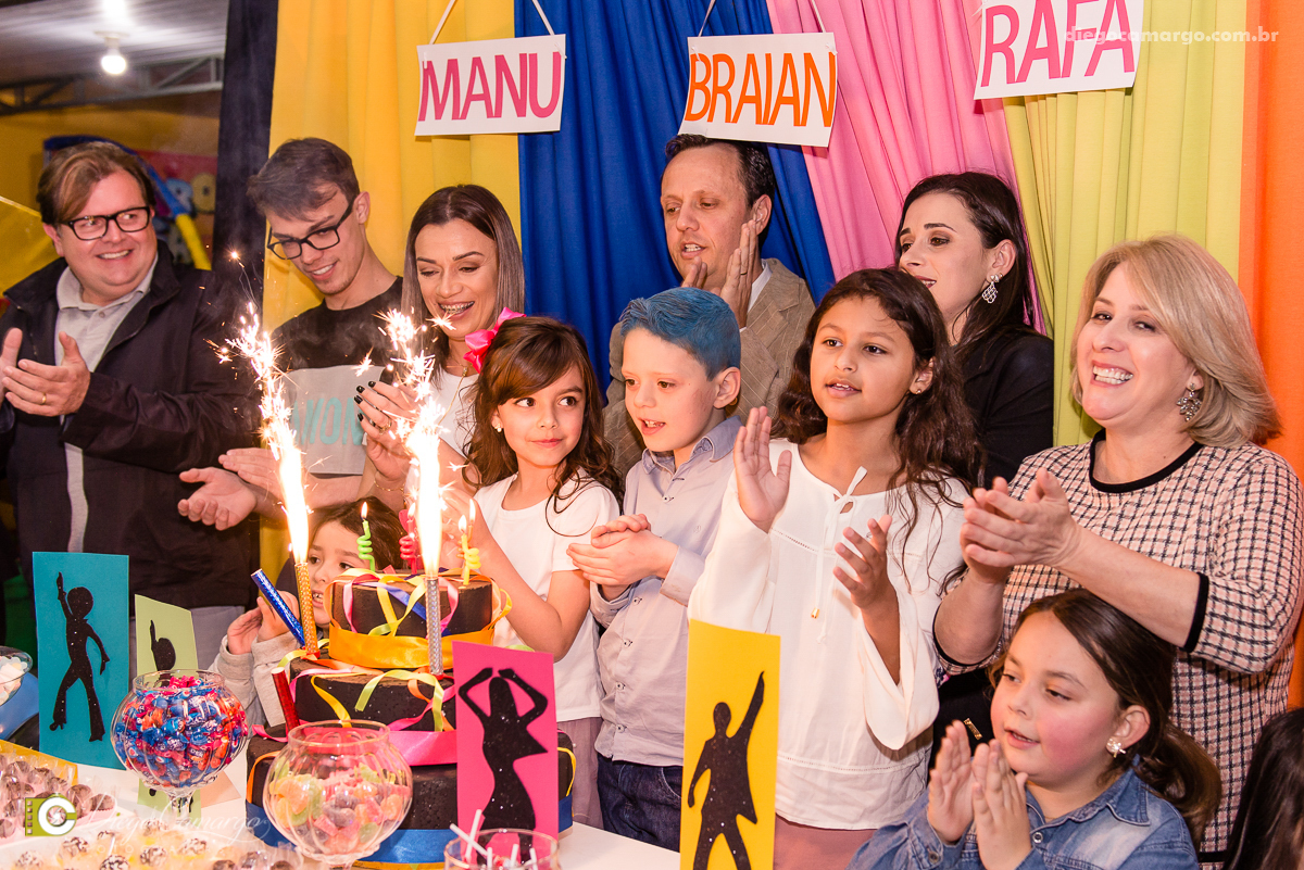 aniversário, festa, decoração, caçador, brincadeira, bolo, docinhos, salgadinhos, Balada, baladinha, mundo magico, amigos, juce souza