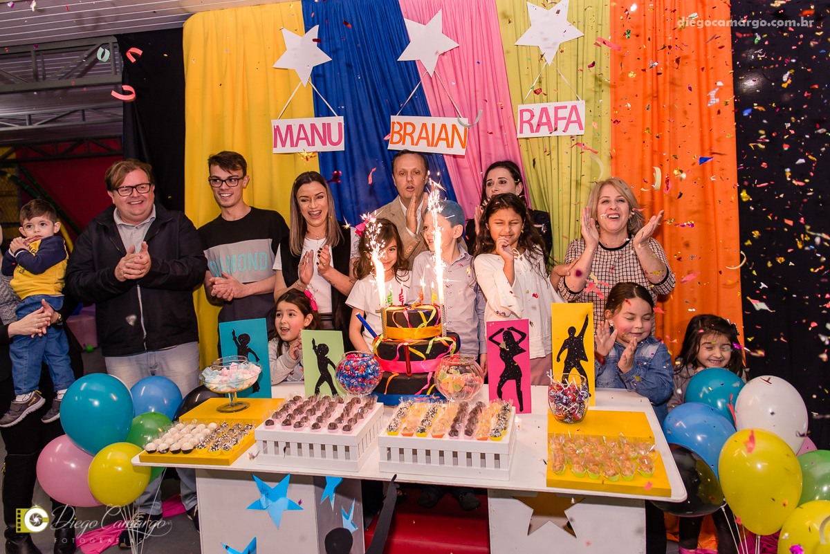 aniversário, festa, decoração, caçador, brincadeira, bolo, docinhos, salgadinhos, Balada, baladinha, mundo magico, amigos, juce souza