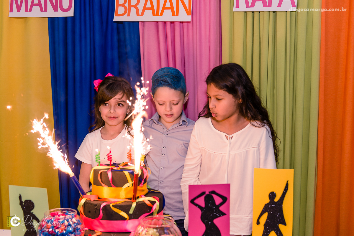 aniversário, festa, decoração, caçador, brincadeira, bolo, docinhos, salgadinhos, Balada, baladinha, mundo magico, amigos, juce souza