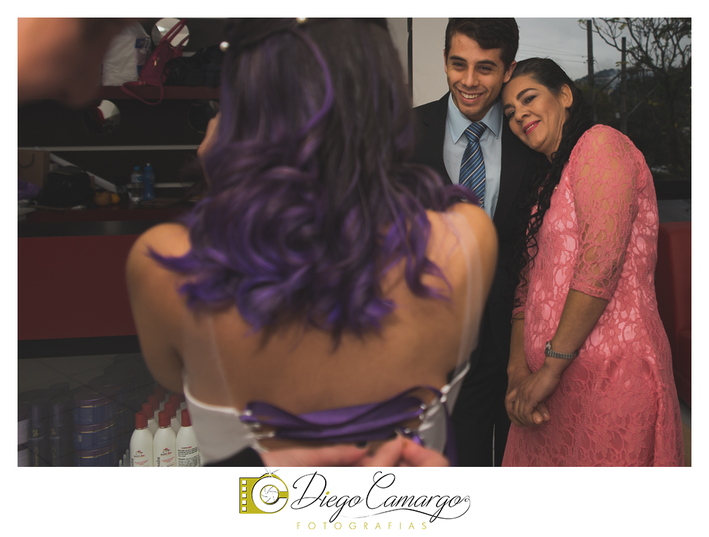 Casamento Maria Fabíola e Felipe em caçador. Fotos de casamento diego camargo fotografias. Fotógrafos: Diego Camargo e Fram Pezzole Maquiagem: Maria Paula Cabelo: Espaço H2O Cerimônia: Cartório Civil Recepç&