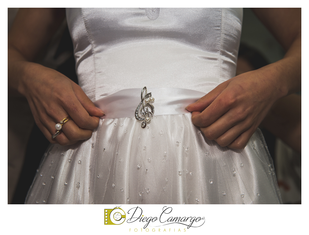 Casamento Maria Fabíola e Felipe em caçador. Fotos de casamento diego camargo fotografias. Fotógrafos: Diego Camargo e Fram Pezzole Maquiagem: Maria Paula Cabelo: Espaço H2O Cerimônia: Cartório Civil Recepç&