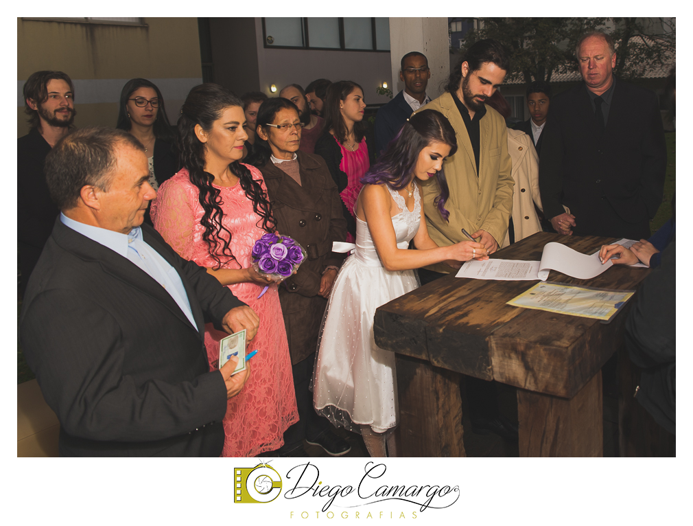 Casamento Maria Fabíola e Felipe em caçador. Fotos de casamento diego camargo fotografias. Fotógrafos: Diego Camargo e Fram Pezzole Maquiagem: Maria Paula Cabelo: Espaço H2O Cerimônia: Cartório Civil Recepç&