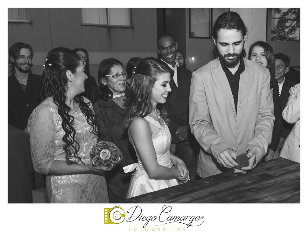 Casamento Maria Fabíola e Felipe em caçador. Fotos de casamento diego camargo fotografias. Fotógrafos: Diego Camargo e Fram Pezzole Maquiagem: Maria Paula Cabelo: Espaço H2O Cerimônia: Cartório Civil Recepç&