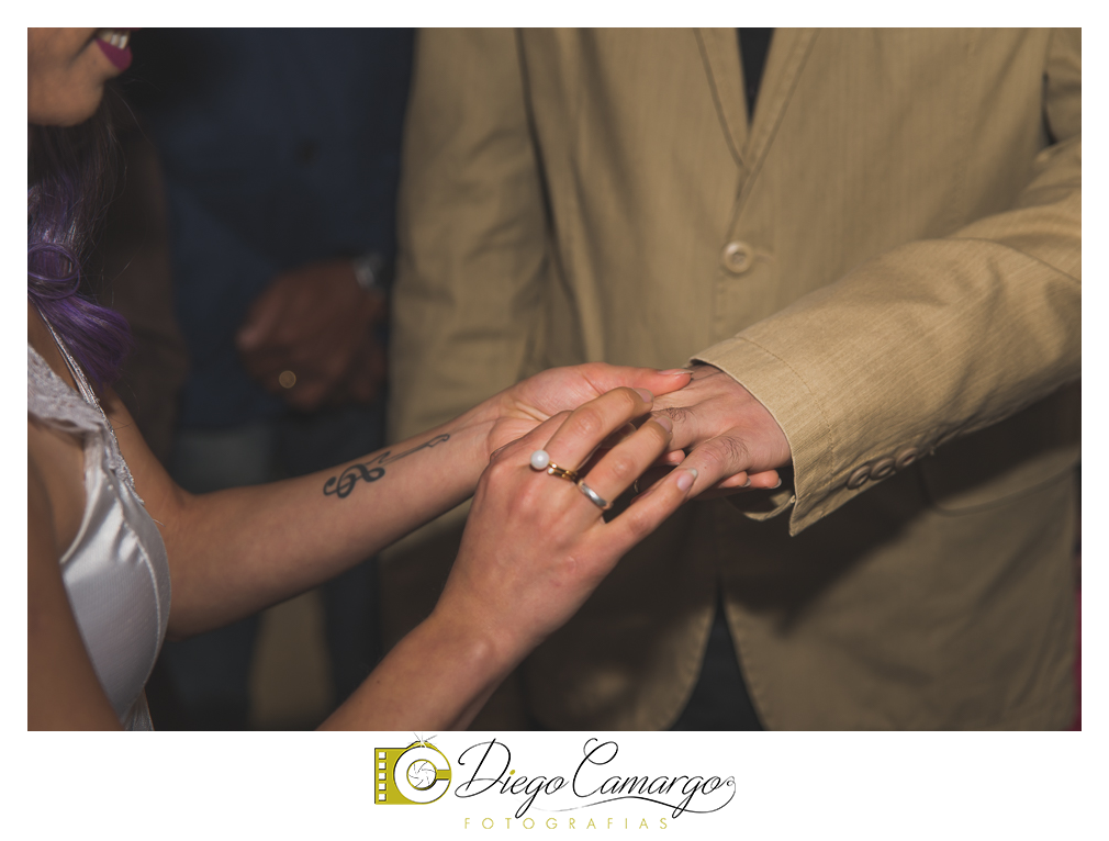 Casamento Maria Fabíola e Felipe em caçador. Fotos de casamento diego camargo fotografias. Fotógrafos: Diego Camargo e Fram Pezzole Maquiagem: Maria Paula Cabelo: Espaço H2O Cerimônia: Cartório Civil Recepç&