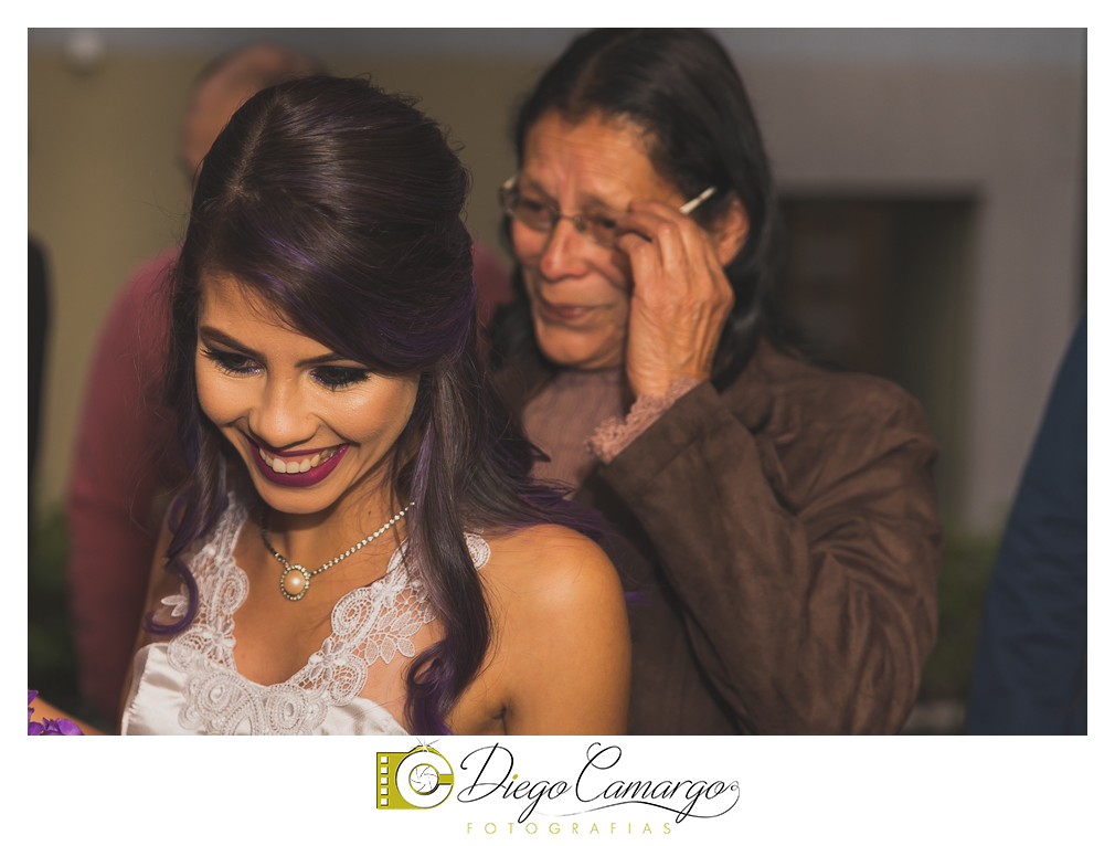 Casamento Maria Fabíola e Felipe em caçador. Fotos de casamento diego camargo fotografias. Fotógrafos: Diego Camargo e Fram Pezzole Maquiagem: Maria Paula Cabelo: Espaço H2O Cerimônia: Cartório Civil Recepç&