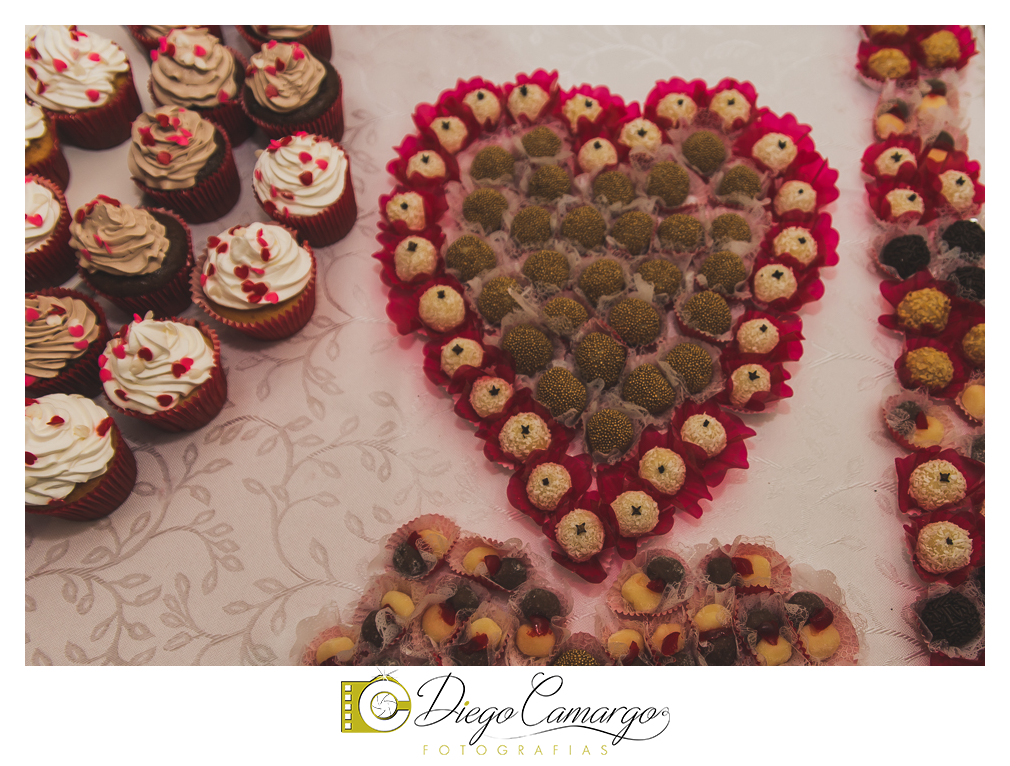 Casamento Maria Fabíola e Felipe em caçador. Fotos de casamento diego camargo fotografias. Fotógrafos: Diego Camargo e Fram Pezzole Maquiagem: Maria Paula Cabelo: Espaço H2O Cerimônia: Cartório Civil Recepç&