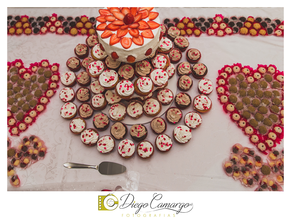 Casamento Maria Fabíola e Felipe em caçador. Fotos de casamento diego camargo fotografias. Fotógrafos: Diego Camargo e Fram Pezzole Maquiagem: Maria Paula Cabelo: Espaço H2O Cerimônia: Cartório Civil Recepç&