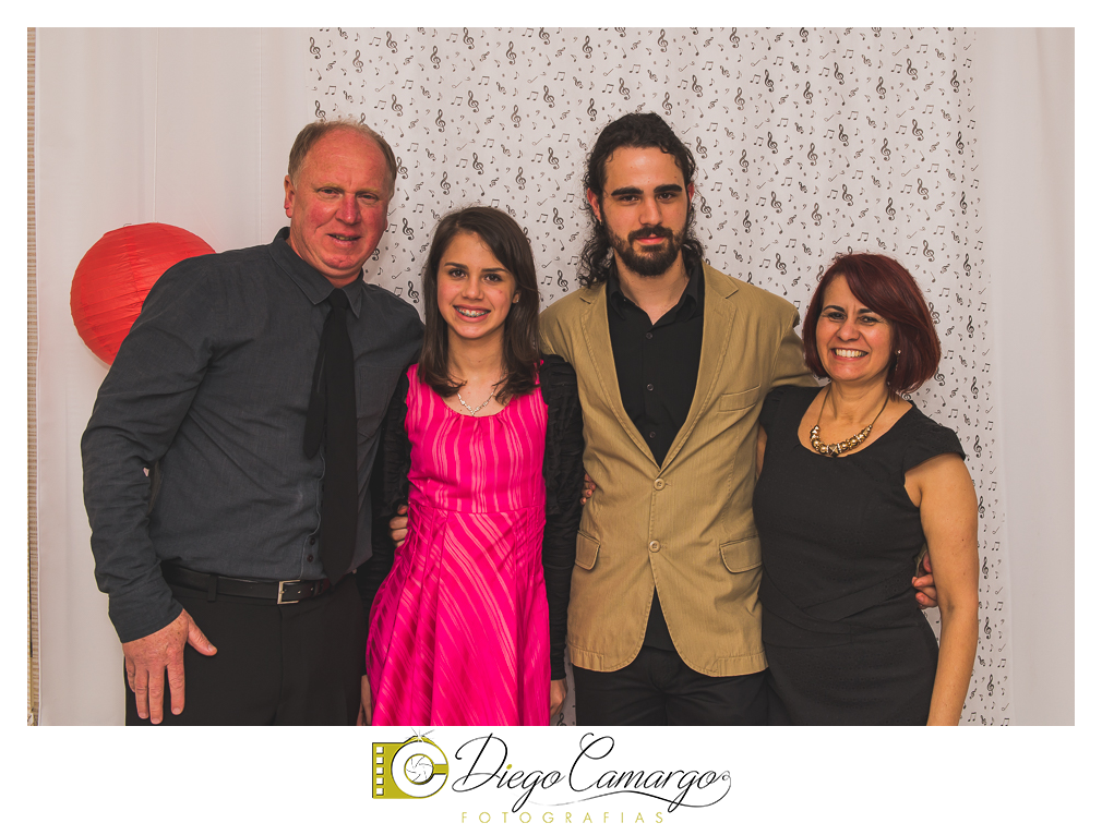 Casamento Maria Fabíola e Felipe em caçador. Fotos de casamento diego camargo fotografias. Fotógrafos: Diego Camargo e Fram Pezzole Maquiagem: Maria Paula Cabelo: Espaço H2O Cerimônia: Cartório Civil Recepç&