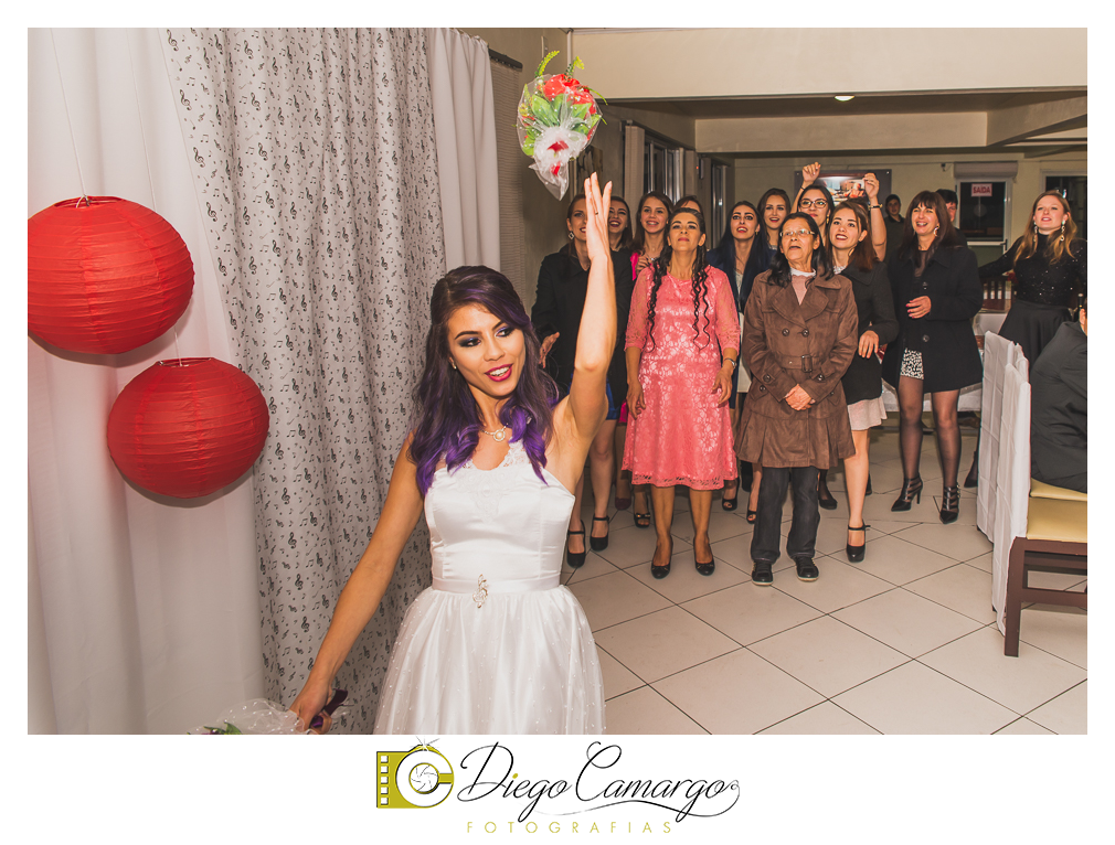 Casamento Maria Fabíola e Felipe em caçador. Fotos de casamento diego camargo fotografias. Fotógrafos: Diego Camargo e Fram Pezzole Maquiagem: Maria Paula Cabelo: Espaço H2O Cerimônia: Cartório Civil Recepç&