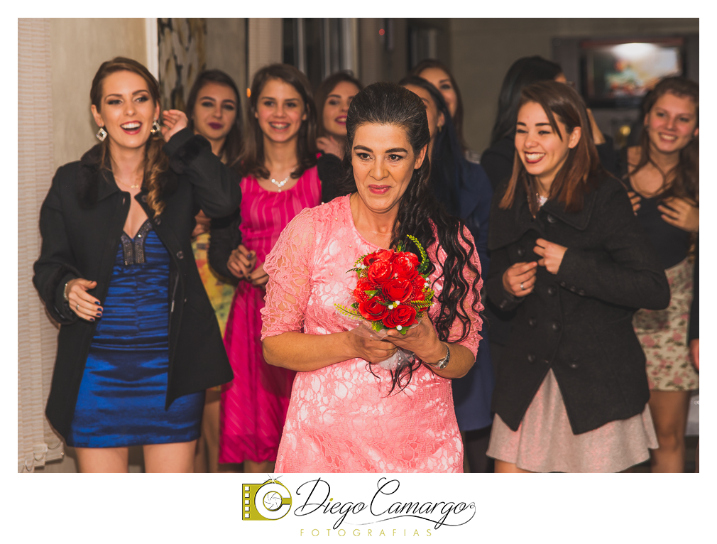 Casamento Maria Fabíola e Felipe em caçador. Fotos de casamento diego camargo fotografias. Fotógrafos: Diego Camargo e Fram Pezzole Maquiagem: Maria Paula Cabelo: Espaço H2O Cerimônia: Cartório Civil Recepç&