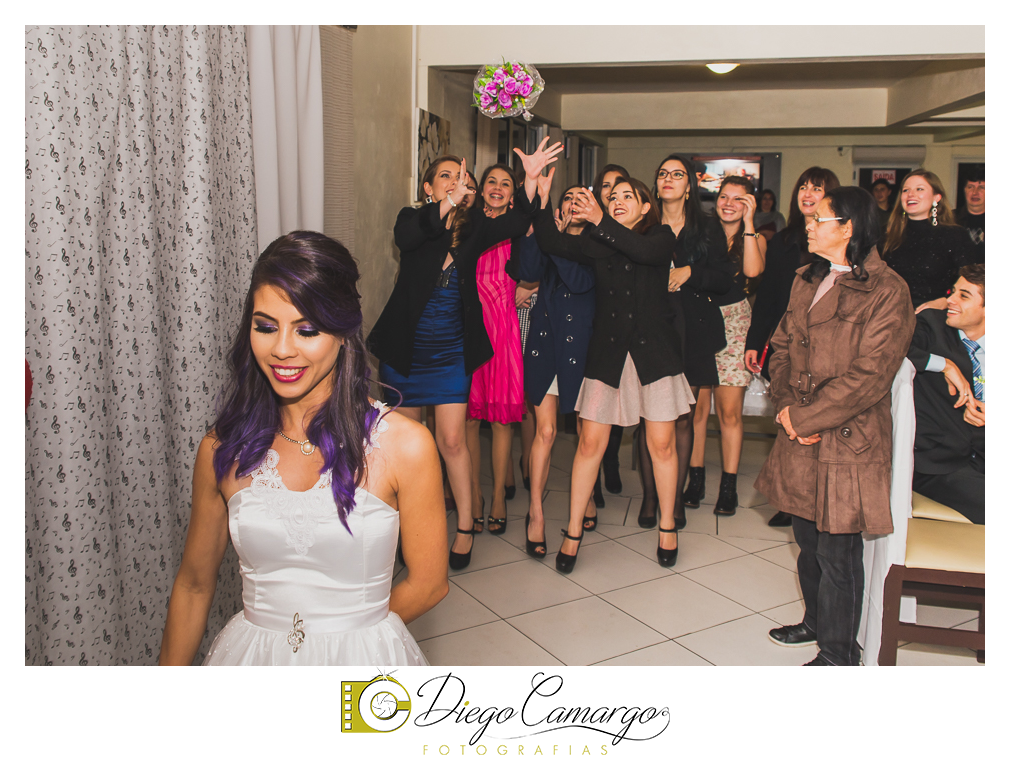 Casamento Maria Fabíola e Felipe em caçador. Fotos de casamento diego camargo fotografias. Fotógrafos: Diego Camargo e Fram Pezzole Maquiagem: Maria Paula Cabelo: Espaço H2O Cerimônia: Cartório Civil Recepç&