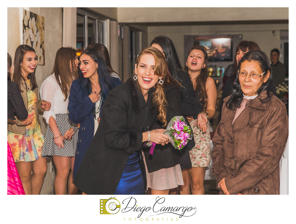 Casamento Maria Fabíola e Felipe em caçador. Fotos de casamento diego camargo fotografias. Fotógrafos: Diego Camargo e Fram Pezzole Maquiagem: Maria Paula Cabelo: Espaço H2O Cerimônia: Cartório Civil Recepç&