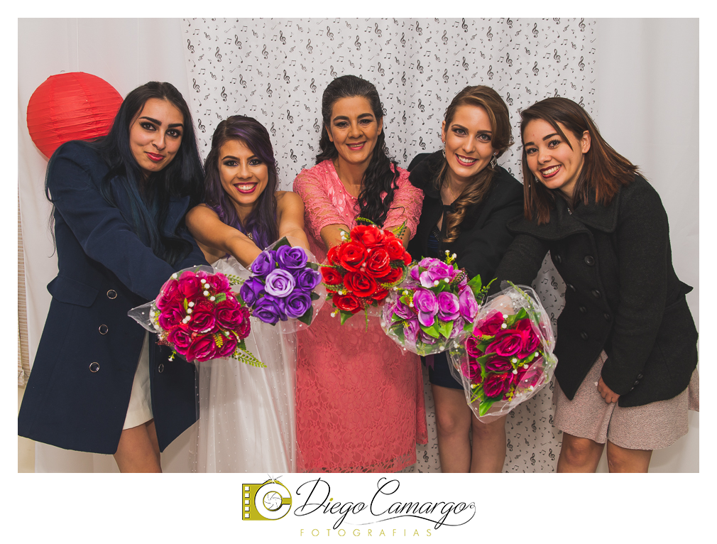 Casamento Maria Fabíola e Felipe em caçador. Fotos de casamento diego camargo fotografias. Fotógrafos: Diego Camargo e Fram Pezzole Maquiagem: Maria Paula Cabelo: Espaço H2O Cerimônia: Cartório Civil Recepç&