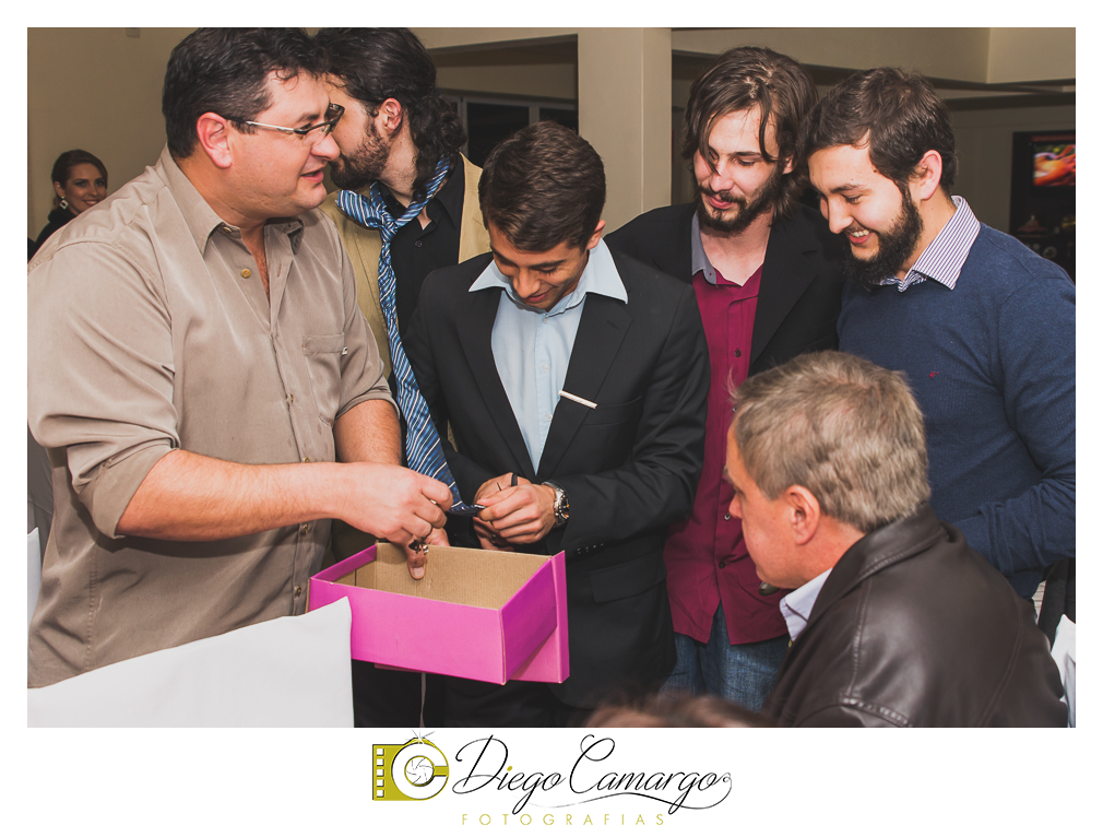 Casamento Maria Fabíola e Felipe em caçador. Fotos de casamento diego camargo fotografias. Fotógrafos: Diego Camargo e Fram Pezzole Maquiagem: Maria Paula Cabelo: Espaço H2O Cerimônia: Cartório Civil Recepç&