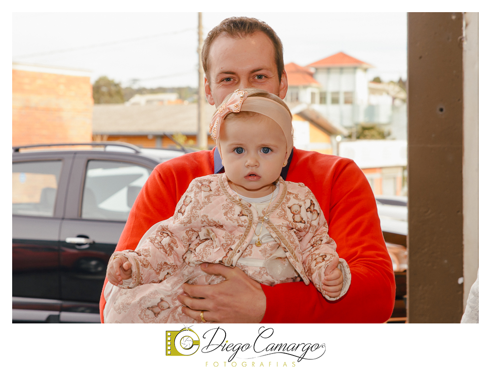 Quem comemorou seu primeiro aninho de vida foi a Rafaela. Parabéns papai Tobias e a mamãe Mariana pela linda família. Que vocês sejam muito felizes e que a Rafaela tenha muita saúde, alegria, paz  e força para supe