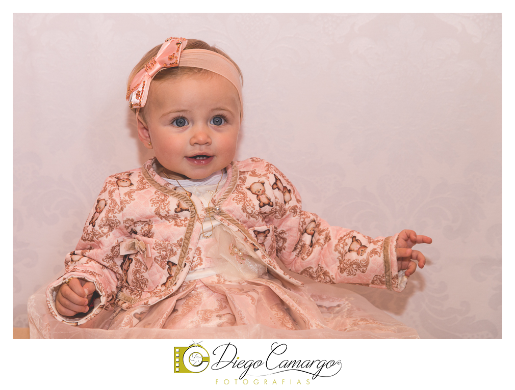 Quem comemorou seu primeiro aninho de vida foi a Rafaela. Parabéns papai Tobias e a mamãe Mariana pela linda família. Que vocês sejam muito felizes e que a Rafaela tenha muita saúde, alegria, paz  e força para supe