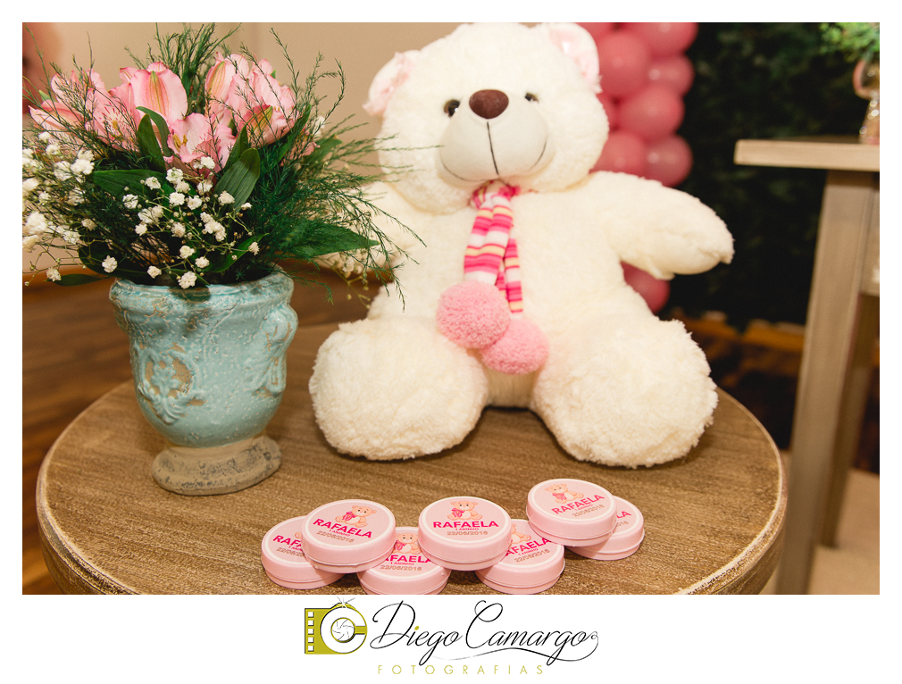 Quem comemorou seu primeiro aninho de vida foi a Rafaela. Parabéns papai Tobias e a mamãe Mariana pela linda família. Que vocês sejam muito felizes e que a Rafaela tenha muita saúde, alegria, paz  e força para supe