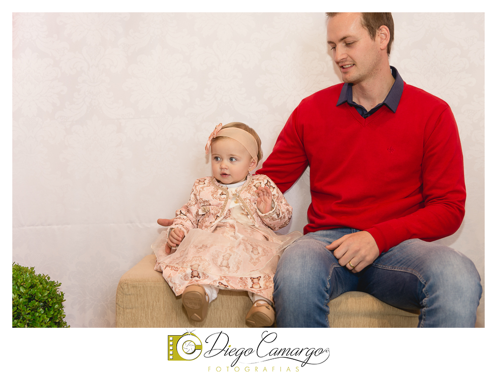 Quem comemorou seu primeiro aninho de vida foi a Rafaela. Parabéns papai Tobias e a mamãe Mariana pela linda família. Que vocês sejam muito felizes e que a Rafaela tenha muita saúde, alegria, paz  e força para supe