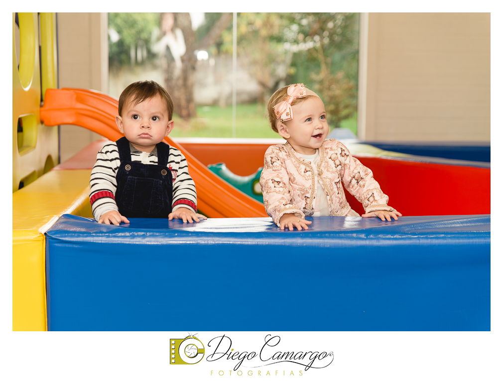 Quem comemorou seu primeiro aninho de vida foi a Rafaela. Parabéns papai Tobias e a mamãe Mariana pela linda família. Que vocês sejam muito felizes e que a Rafaela tenha muita saúde, alegria, paz  e força para supe