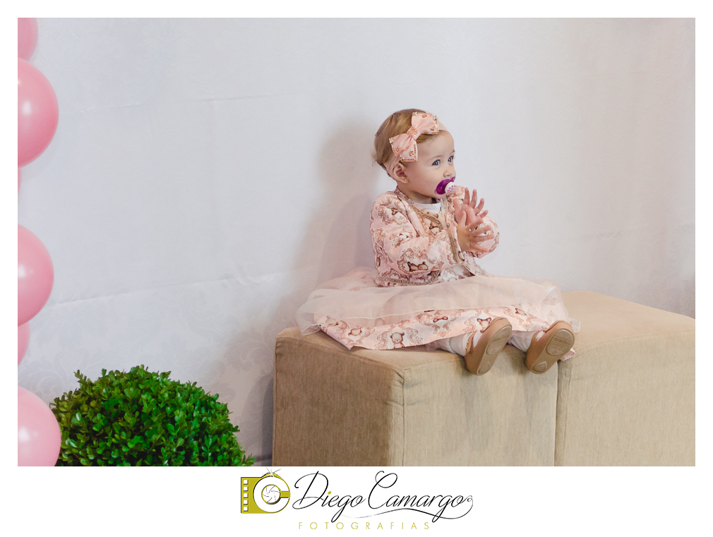 Quem comemorou seu primeiro aninho de vida foi a Rafaela. Parabéns papai Tobias e a mamãe Mariana pela linda família. Que vocês sejam muito felizes e que a Rafaela tenha muita saúde, alegria, paz  e força para supe