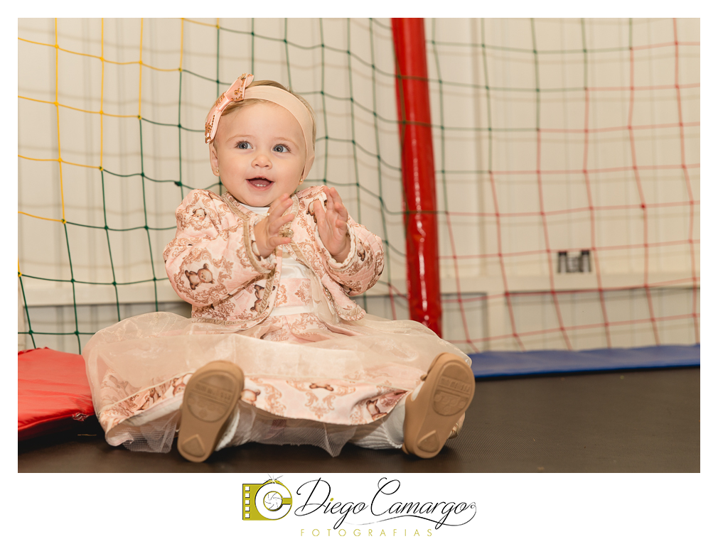 Quem comemorou seu primeiro aninho de vida foi a Rafaela. Parabéns papai Tobias e a mamãe Mariana pela linda família. Que vocês sejam muito felizes e que a Rafaela tenha muita saúde, alegria, paz  e força para supe