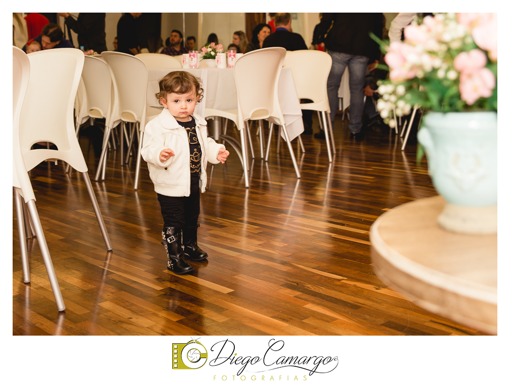 Quem comemorou seu primeiro aninho de vida foi a Rafaela. Parabéns papai Tobias e a mamãe Mariana pela linda família. Que vocês sejam muito felizes e que a Rafaela tenha muita saúde, alegria, paz  e força para supe