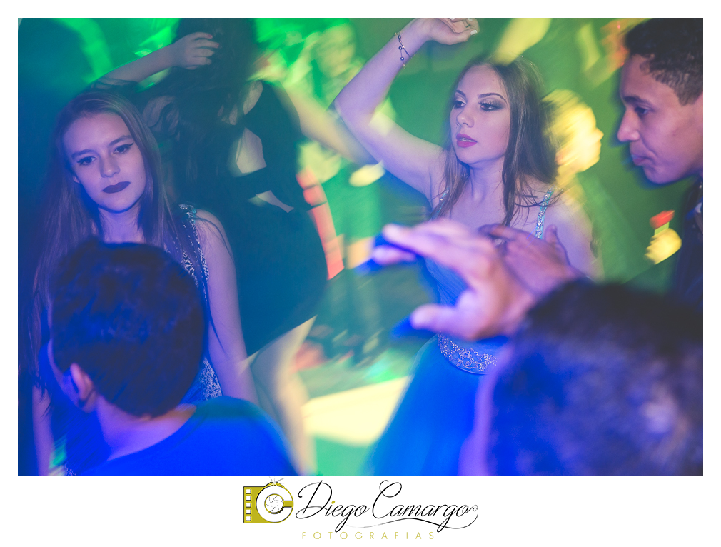 ensaio, 15 anos, debutante, fotografo, fotografa caçador, foto caçador, fotografa caçador, fotografo caçador, moda caçador, moda, caçador, festa debutante, maquiagem, cabelo, vestido,