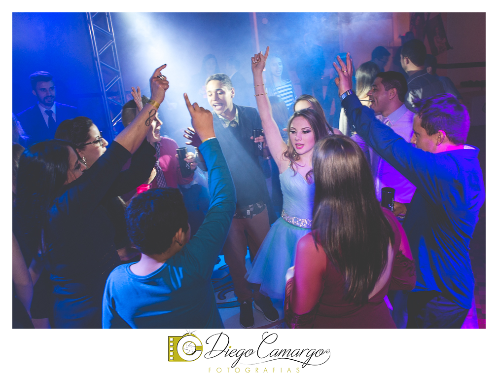 ensaio, 15 anos, debutante, fotografo, fotografa caçador, foto caçador, fotografa caçador, fotografo caçador, moda caçador, moda, caçador, festa debutante, maquiagem, cabelo, vestido,