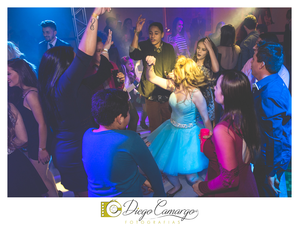 ensaio, 15 anos, debutante, fotografo, fotografa caçador, foto caçador, fotografa caçador, fotografo caçador, moda caçador, moda, caçador, festa debutante, maquiagem, cabelo, vestido,