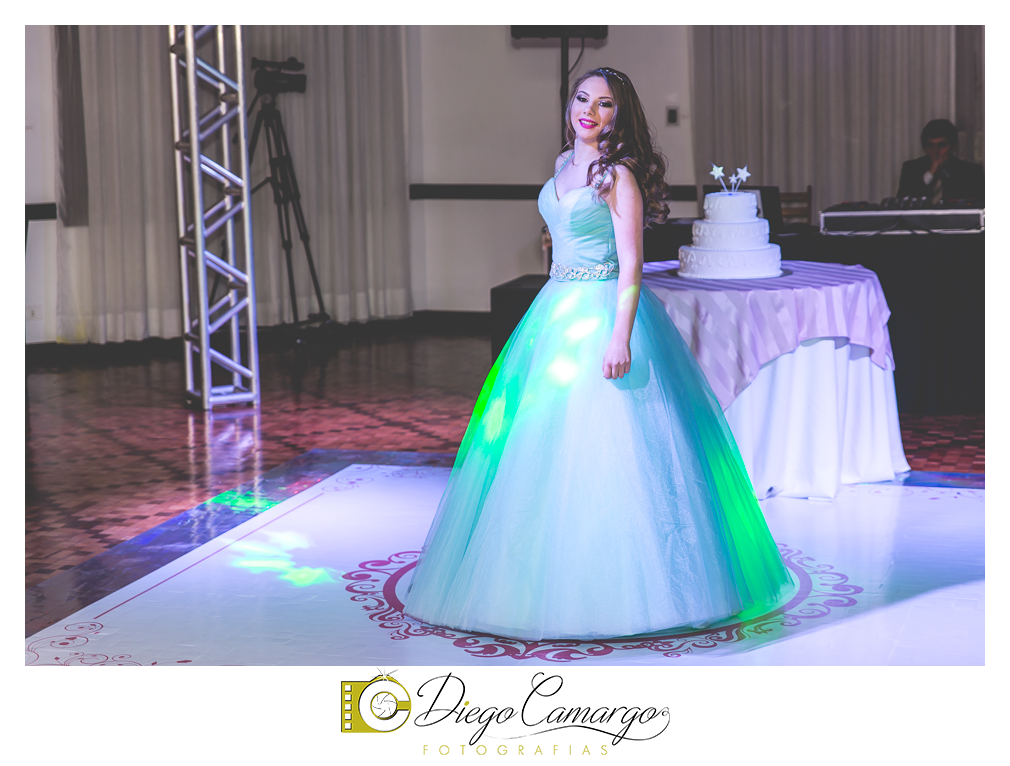 ensaio, 15 anos, debutante, fotografo, fotografa caçador, foto caçador, fotografa caçador, fotografo caçador, moda caçador, moda, caçador, festa debutante, maquiagem, cabelo, vestido,