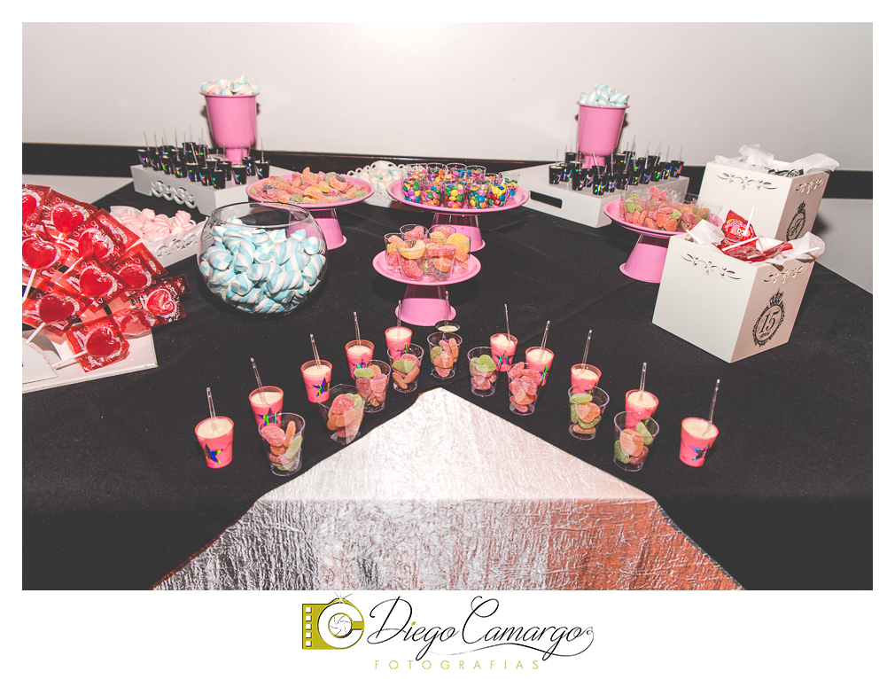 ensaio, 15 anos, debutante, fotografo, fotografa caçador, foto caçador, fotografa caçador, fotografo caçador, moda caçador, moda, caçador, festa debutante, maquiagem, cabelo, vestido,