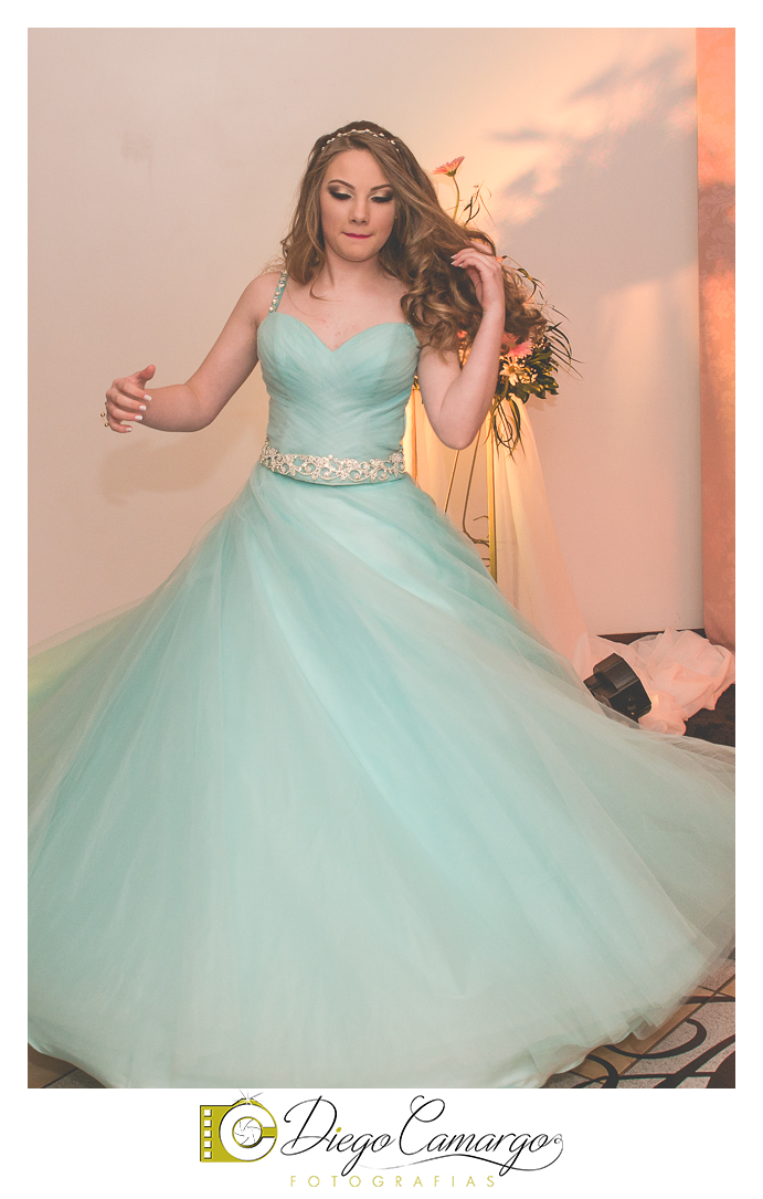 ensaio, 15 anos, debutante, fotografo, fotografa caçador, foto caçador, fotografa caçador, fotografo caçador, moda caçador, moda, caçador, festa debutante, maquiagem, cabelo, vestido,
