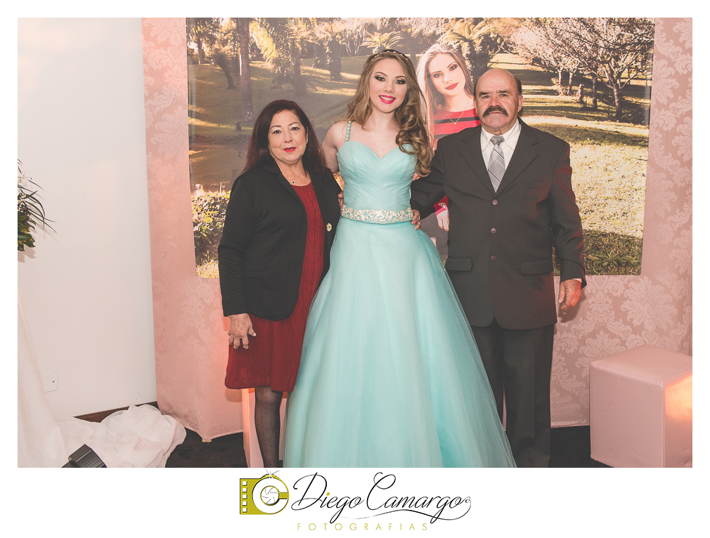 ensaio, 15 anos, debutante, fotografo, fotografa caçador, foto caçador, fotografa caçador, fotografo caçador, moda caçador, moda, caçador, festa debutante, maquiagem, cabelo, vestido,