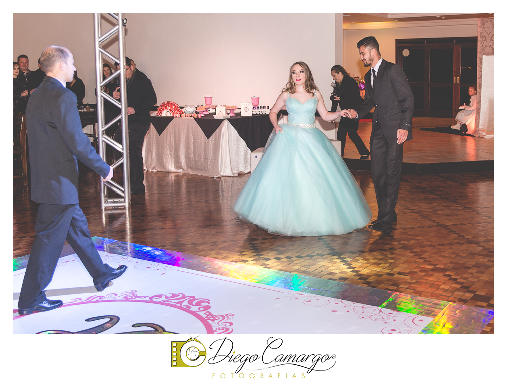 ensaio, 15 anos, debutante, fotografo, fotografa caçador, foto caçador, fotografa caçador, fotografo caçador, moda caçador, moda, caçador, festa debutante, maquiagem, cabelo, vestido,