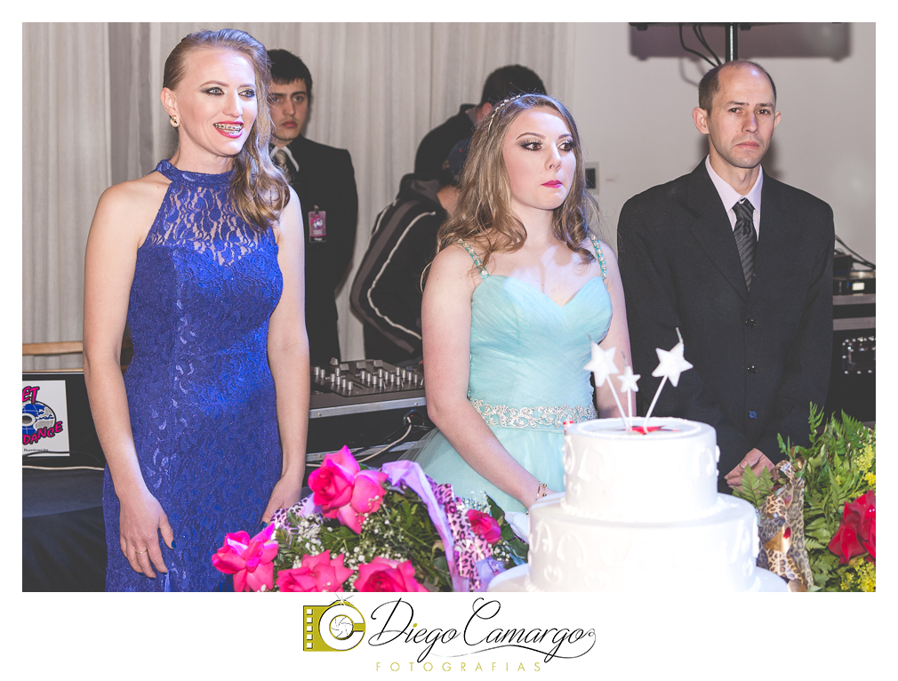 ensaio, 15 anos, debutante, fotografo, fotografa caçador, foto caçador, fotografa caçador, fotografo caçador, moda caçador, moda, caçador, festa debutante, maquiagem, cabelo, vestido,