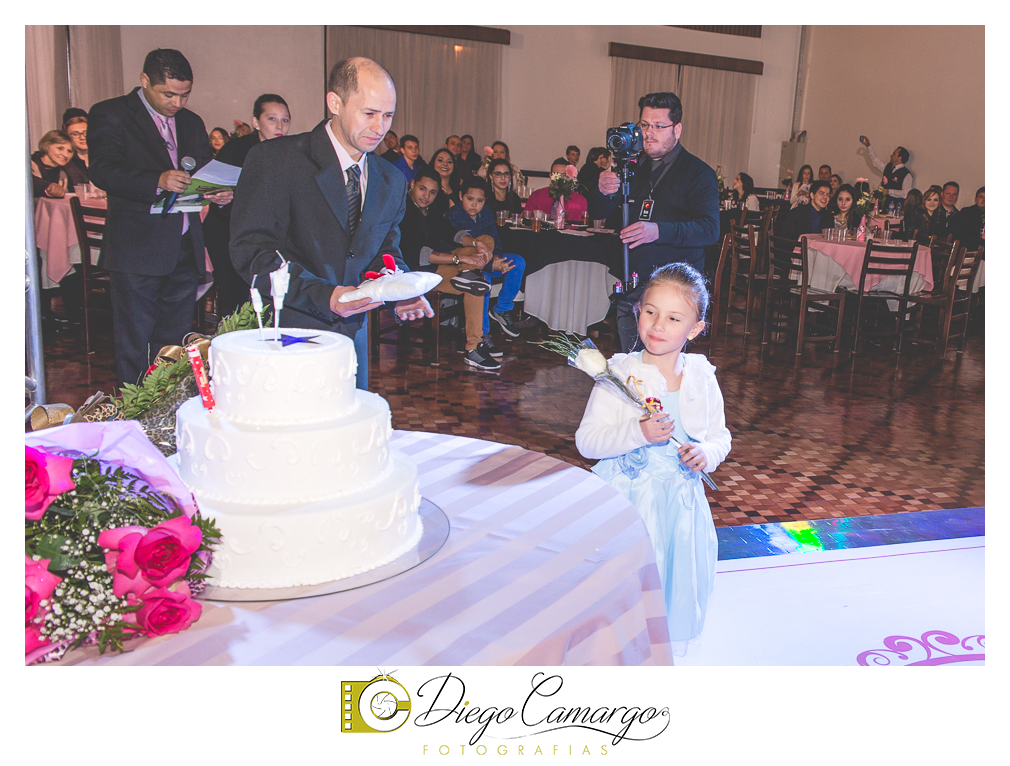 ensaio, 15 anos, debutante, fotografo, fotografa caçador, foto caçador, fotografa caçador, fotografo caçador, moda caçador, moda, caçador, festa debutante, maquiagem, cabelo, vestido, bolo