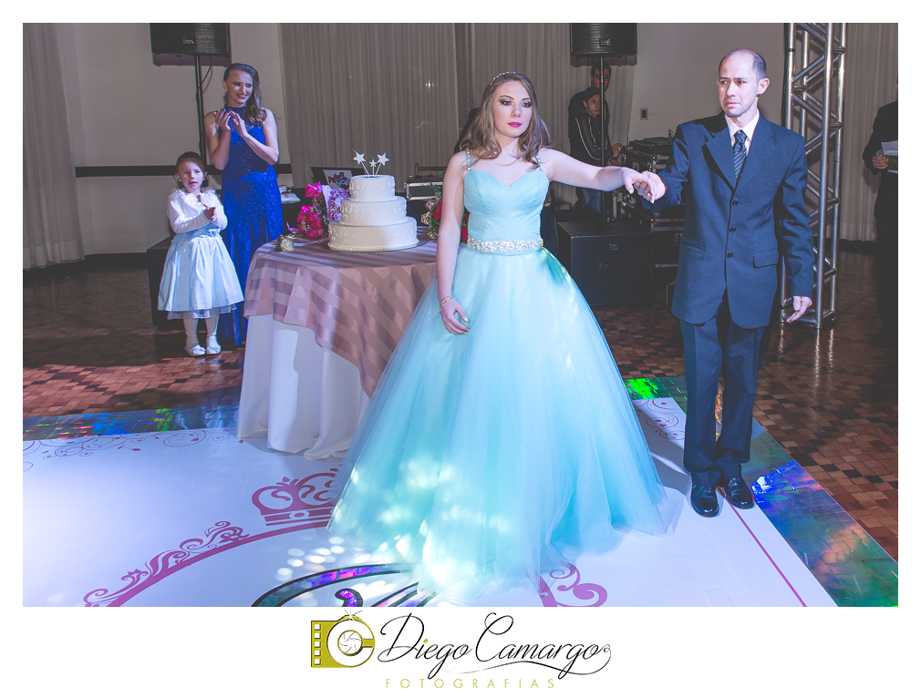 ensaio, 15 anos, debutante, fotografo, fotografa caçador, foto caçador, fotografa caçador, fotografo caçador, moda caçador, moda, caçador, festa debutante, maquiagem, cabelo, vestido,