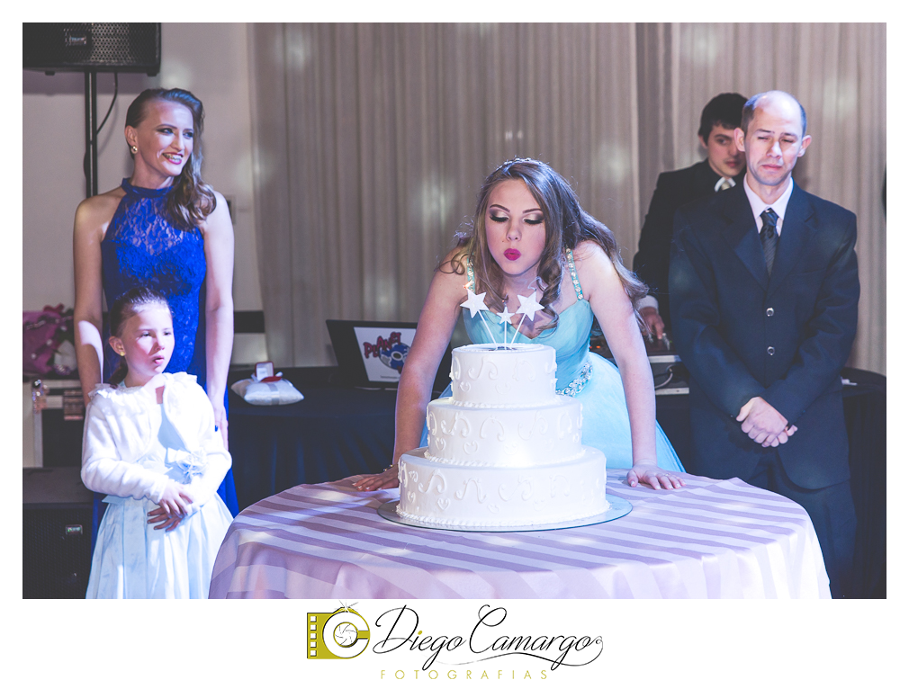 ensaio, 15 anos, debutante, fotografo, fotografa caçador, foto caçador, fotografa caçador, fotografo caçador, moda caçador, moda, caçador, festa debutante, maquiagem, cabelo, vestido,