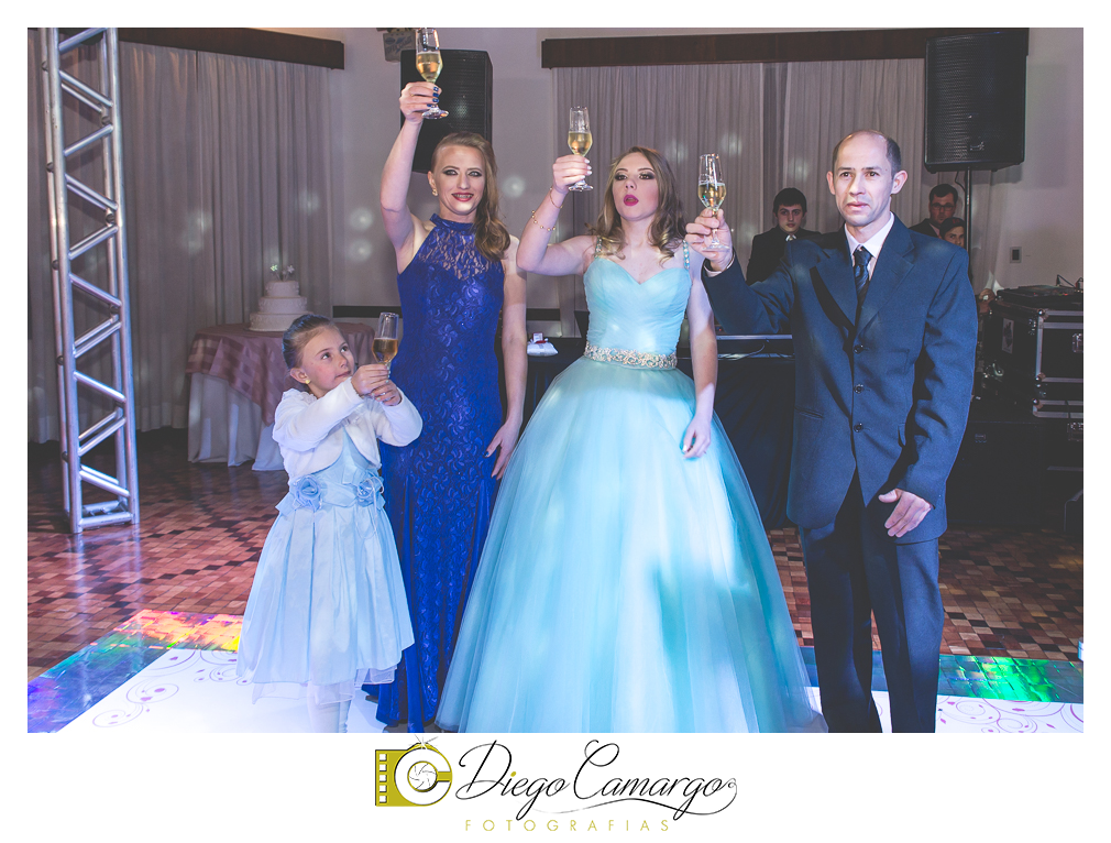 ensaio, 15 anos, debutante, fotografo, fotografa caçador, foto caçador, fotografa caçador, fotografo caçador, moda caçador, moda, caçador, festa debutante, maquiagem, cabelo, vestido,