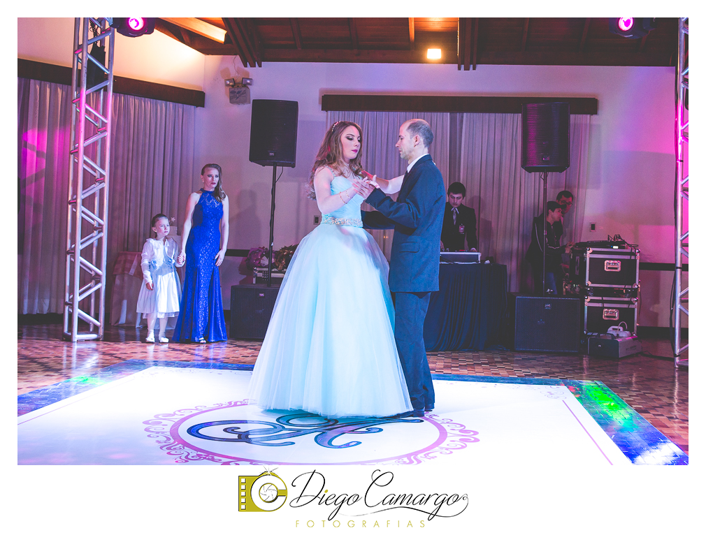 ensaio, 15 anos, debutante, fotografo, fotografa caçador, foto caçador, fotografa caçador, fotografo caçador, moda caçador, moda, caçador, festa debutante, maquiagem, cabelo, vestido,