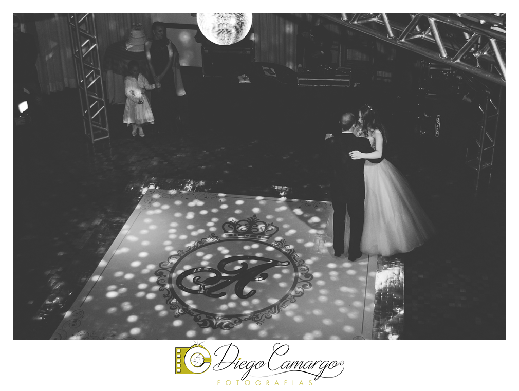 ensaio, 15 anos, debutante, fotografo, fotografa caçador, foto caçador, fotografa caçador, fotografo caçador, moda caçador, moda, caçador, festa debutante, maquiagem, cabelo, vestido,