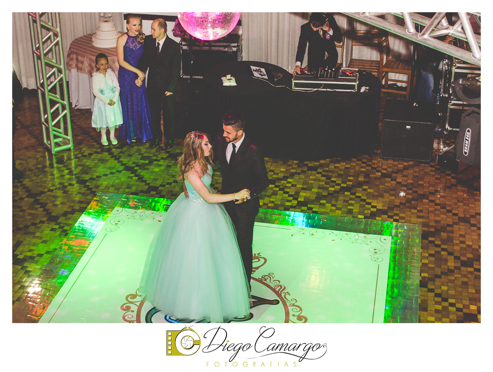 ensaio, 15 anos, debutante, fotografo, fotografa caçador, foto caçador, fotografa caçador, fotografo caçador, moda caçador, moda, caçador, festa debutante, maquiagem, cabelo, vestido,