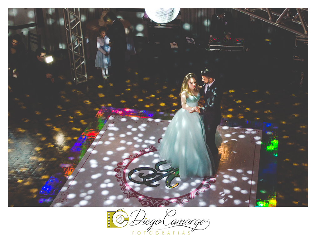 ensaio, 15 anos, debutante, fotografo, fotografa caçador, foto caçador, fotografa caçador, fotografo caçador, moda caçador, moda, caçador, festa debutante, maquiagem, cabelo, vestido,