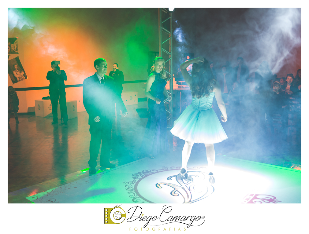 ensaio, 15 anos, debutante, fotografo, fotografa caçador, foto caçador, fotografa caçador, fotografo caçador, moda caçador, moda, caçador, festa debutante, maquiagem, cabelo, vestido,