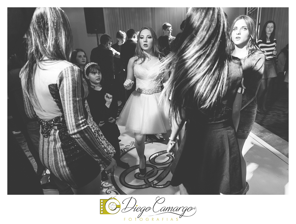 ensaio, 15 anos, debutante, fotografo, fotografa caçador, foto caçador, fotografa caçador, fotografo caçador, moda caçador, moda, caçador, festa debutante, maquiagem, cabelo, vestido,